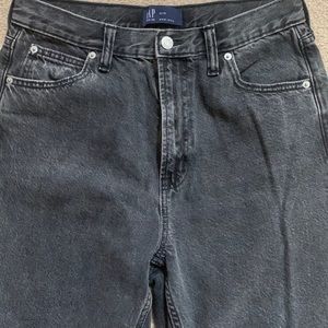 Gap Black High Rise Mom Jean. Size 10/30.